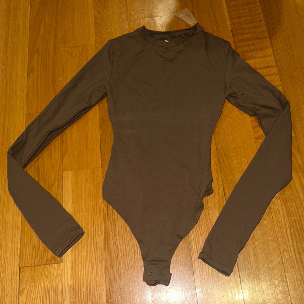 SKIMS FITS EVERYBODY LONG SLEEVE CREW NECK BODYSUIT in Oxide NEW - Picture 5 of 10